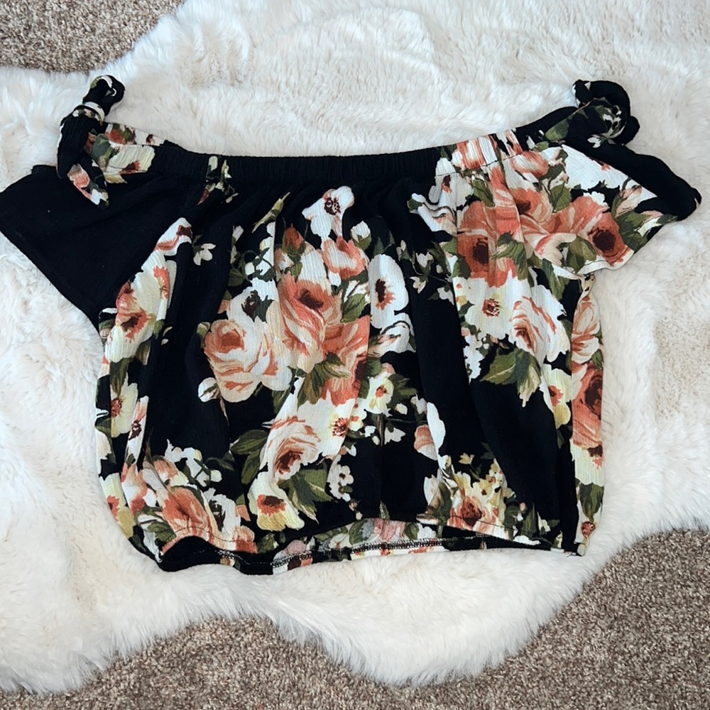 Women’s floral top